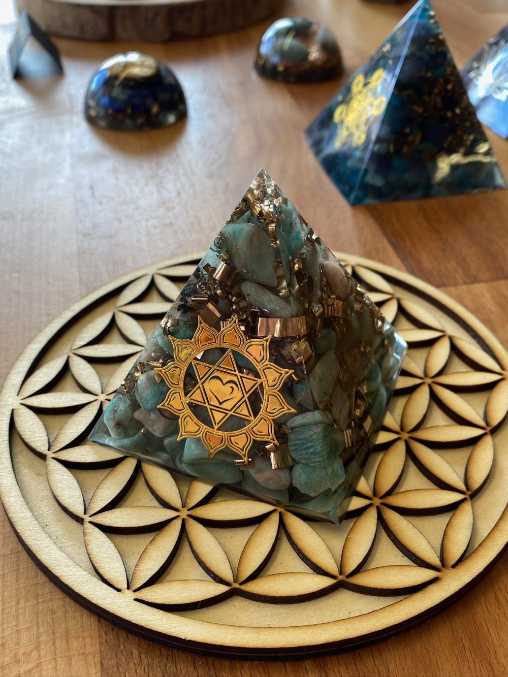 Pyramide Amazonite Chakra du Coeur